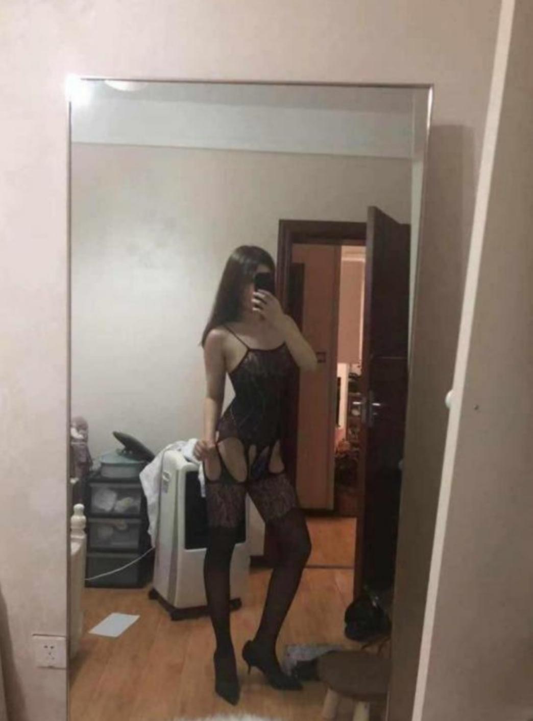 身材极品的兼职女孩 第1张