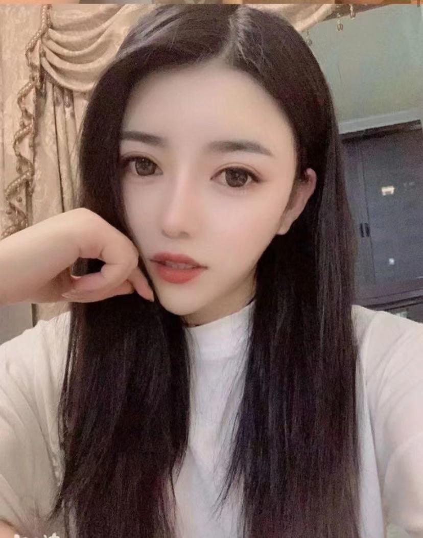 朋友介绍的一个颜值不错的妹子 第1张