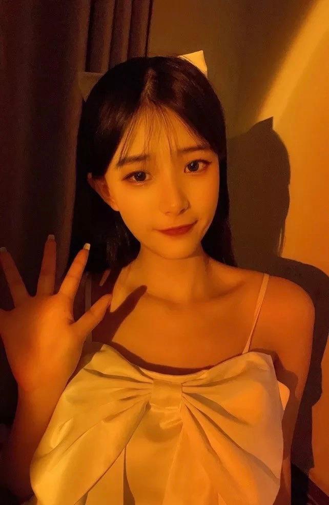 高颜值极品美女兼职，会调情口活也不错 第1张