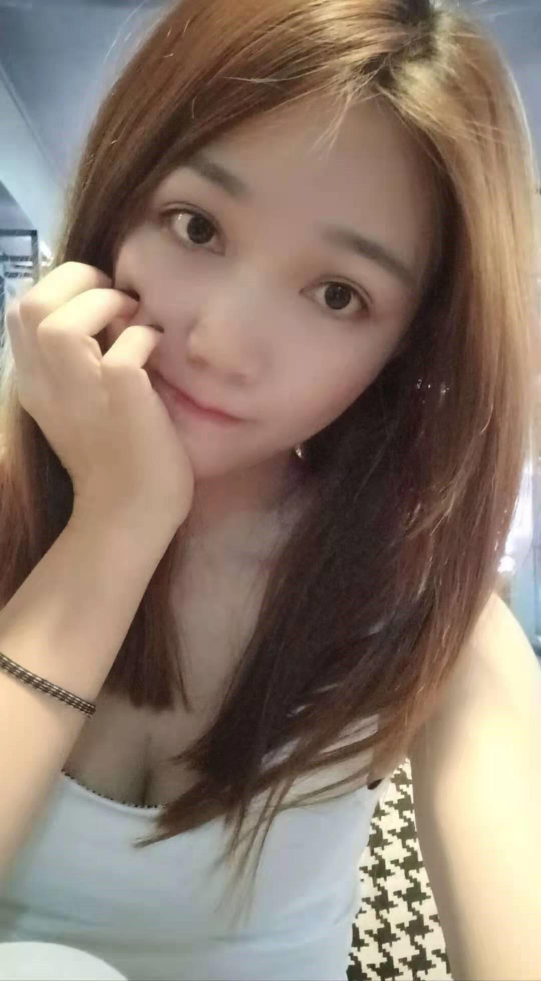 来昆明旅游上的一个清纯兼职小妹妹 第3张