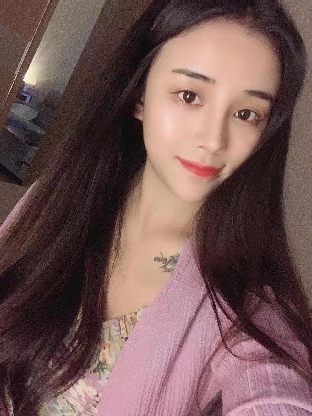 验证了一个长相身材俱佳的妹子 第2张