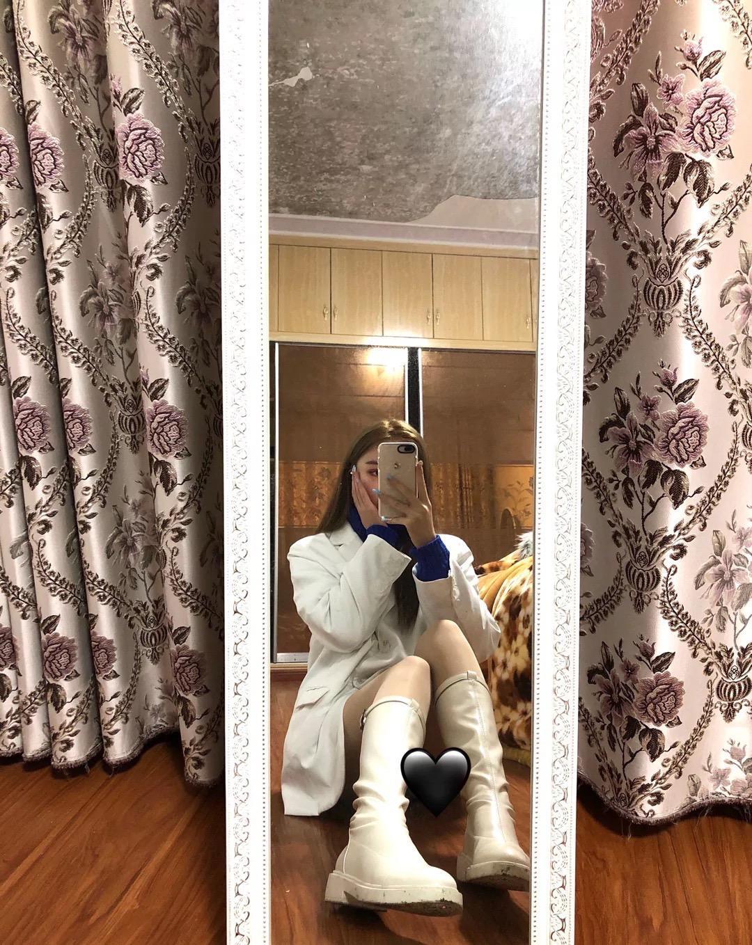 妹子骚气逼人会调情,女上很舒服 第1张