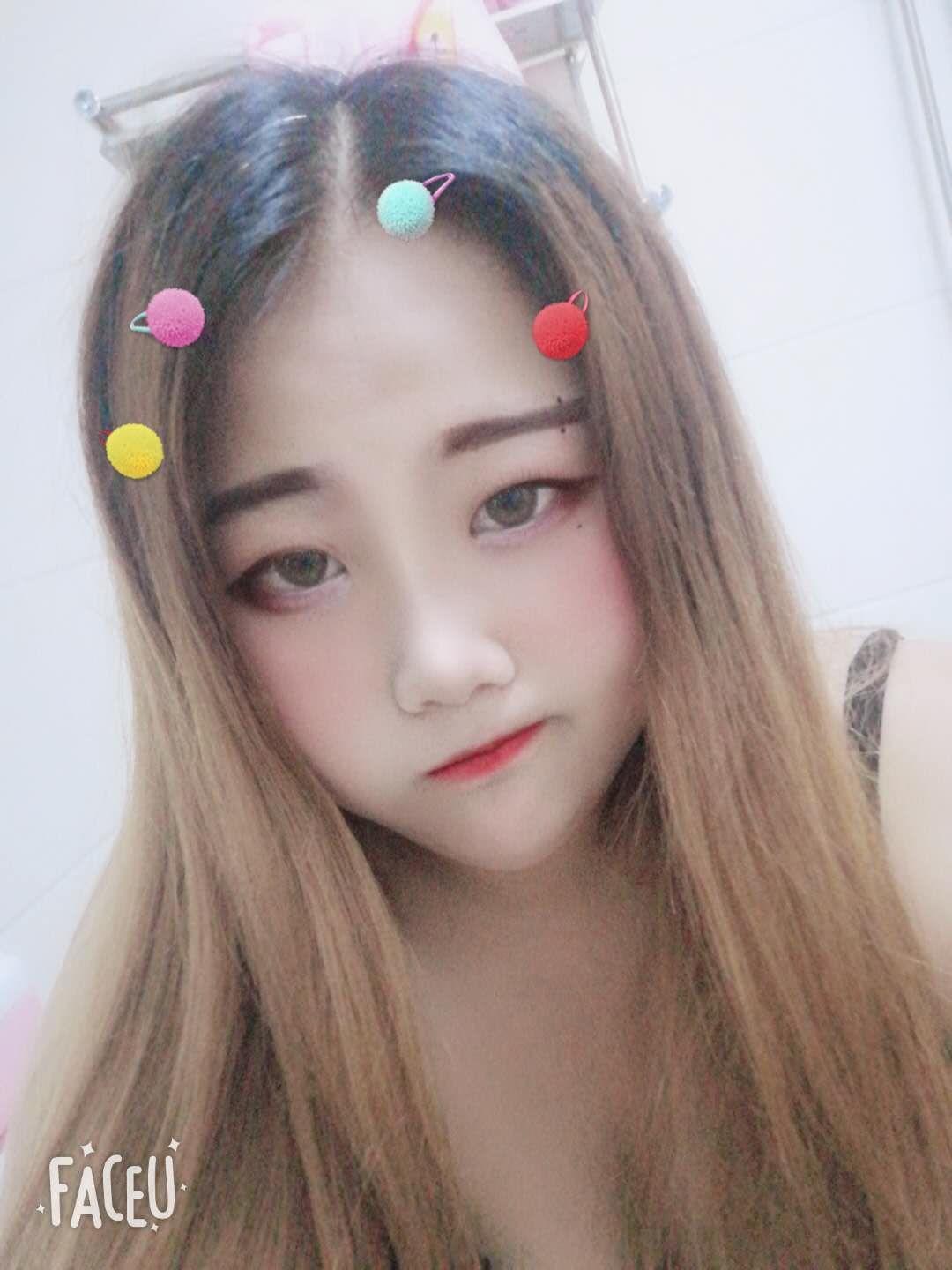 分享两个还算漂亮的大胖妞之一 第2张