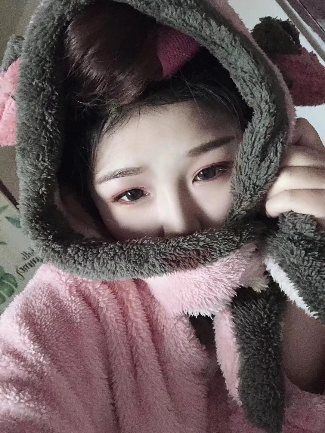 南阳车震一个丰满的学生妹 第2张