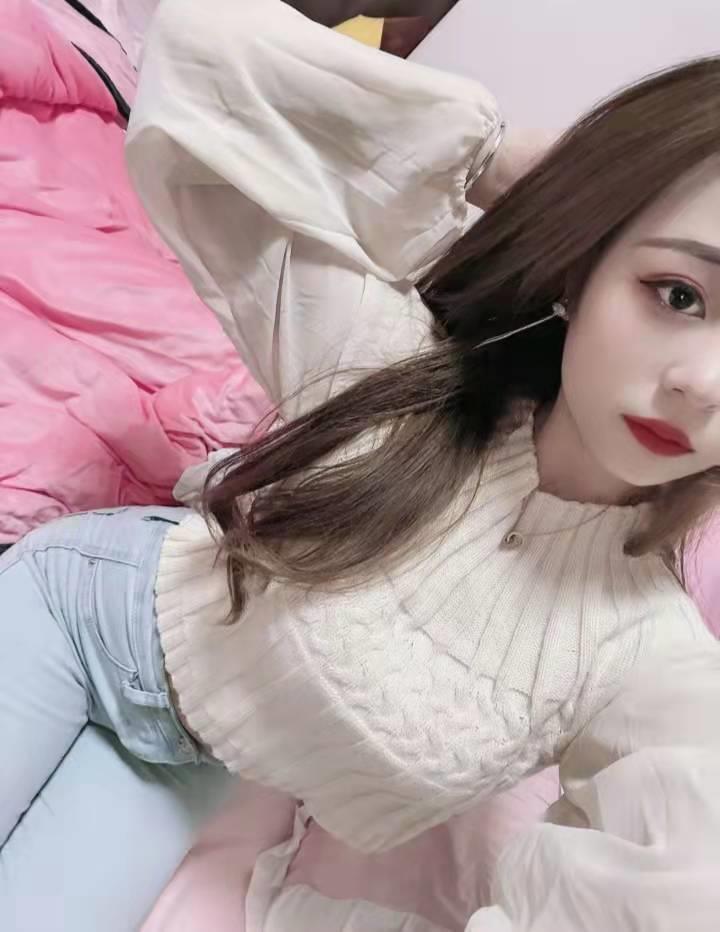 大妹挺腼腆 第1张