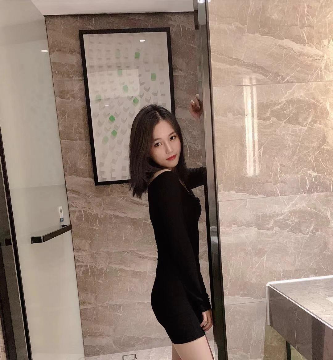 一个白干净的兼职女孩 第1张