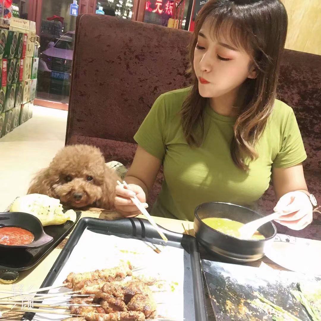 发现一个翘臀美女爽记 第1张
