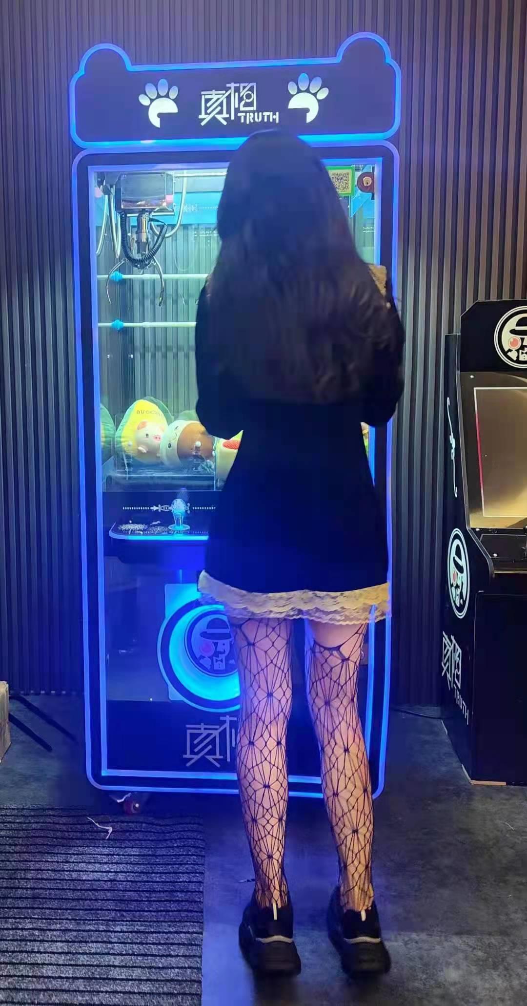颜值挺高的一个00后兼职妹 第1张