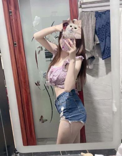 98年嫩妹子主动调情 第2张