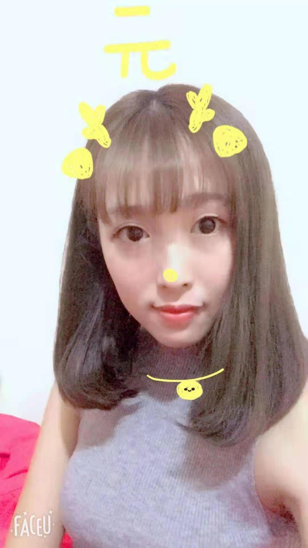 高冷气质骨感小美女 第2张