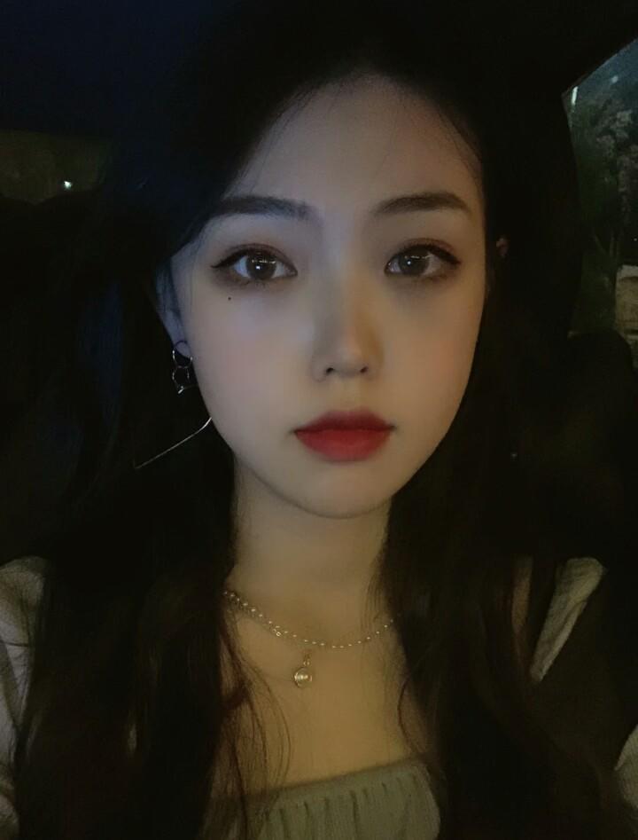 雁塔区美术院附近乖巧可人的妹子 第1张