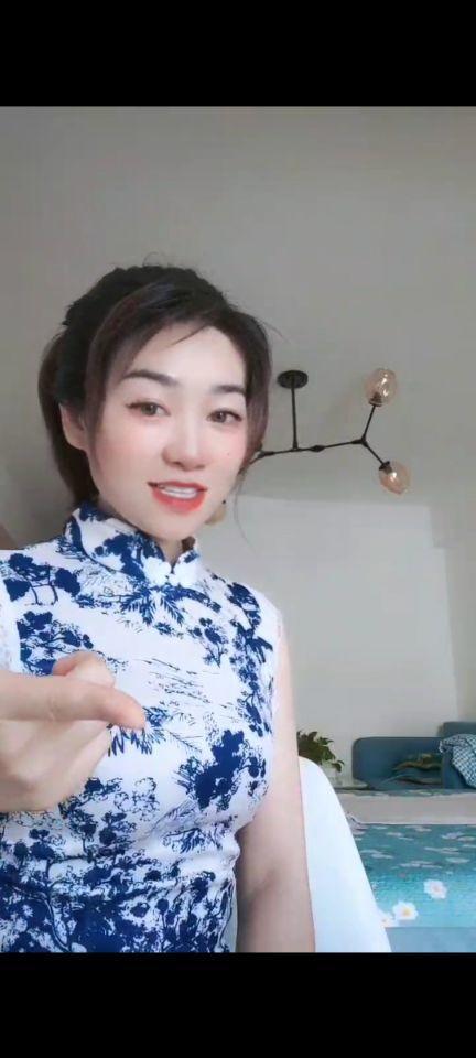 丰台木樨园，中小项的重庆美女开心，非常腼腆害羞 第1张