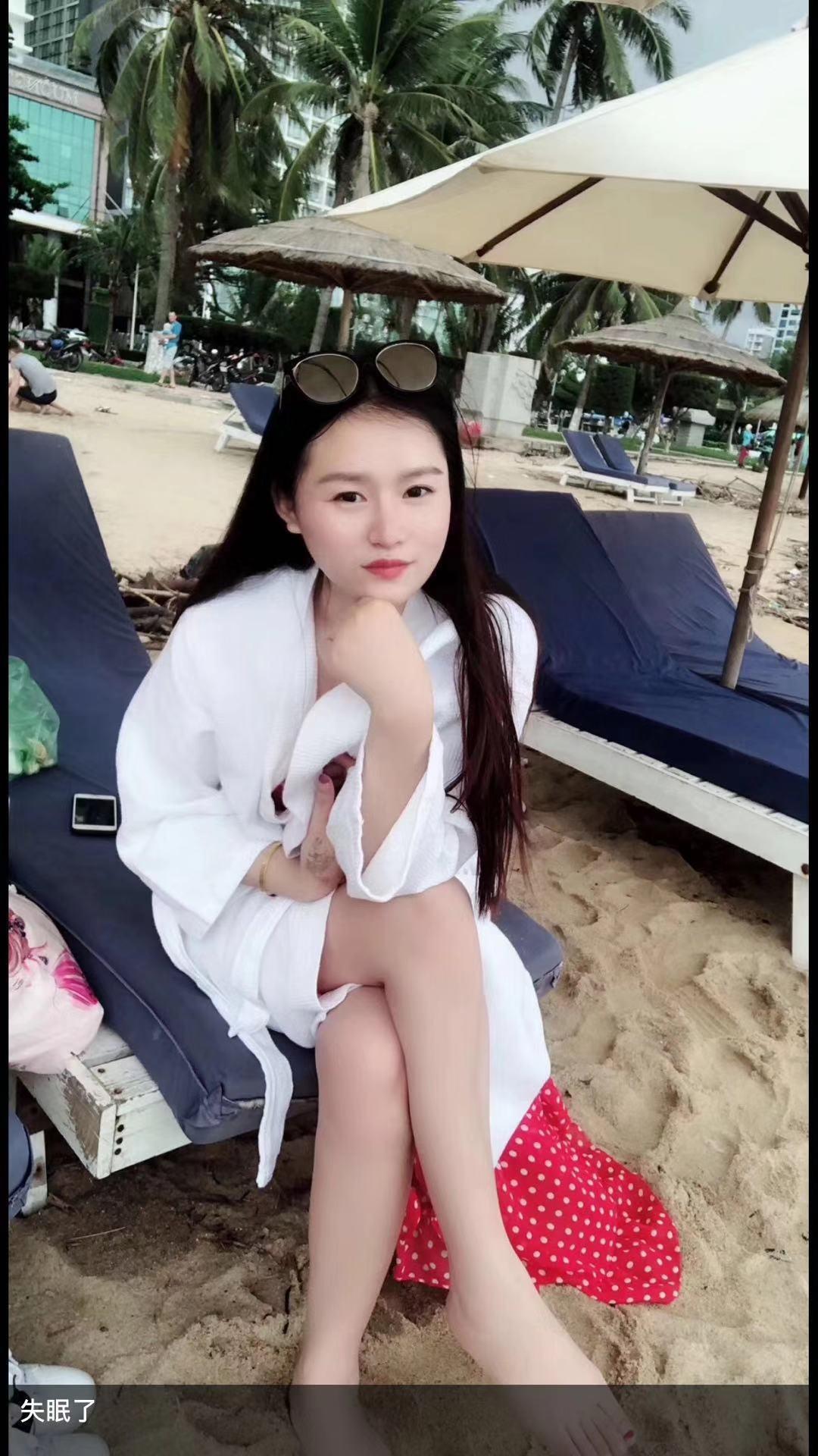 温江体验白嫩美女 第1张
