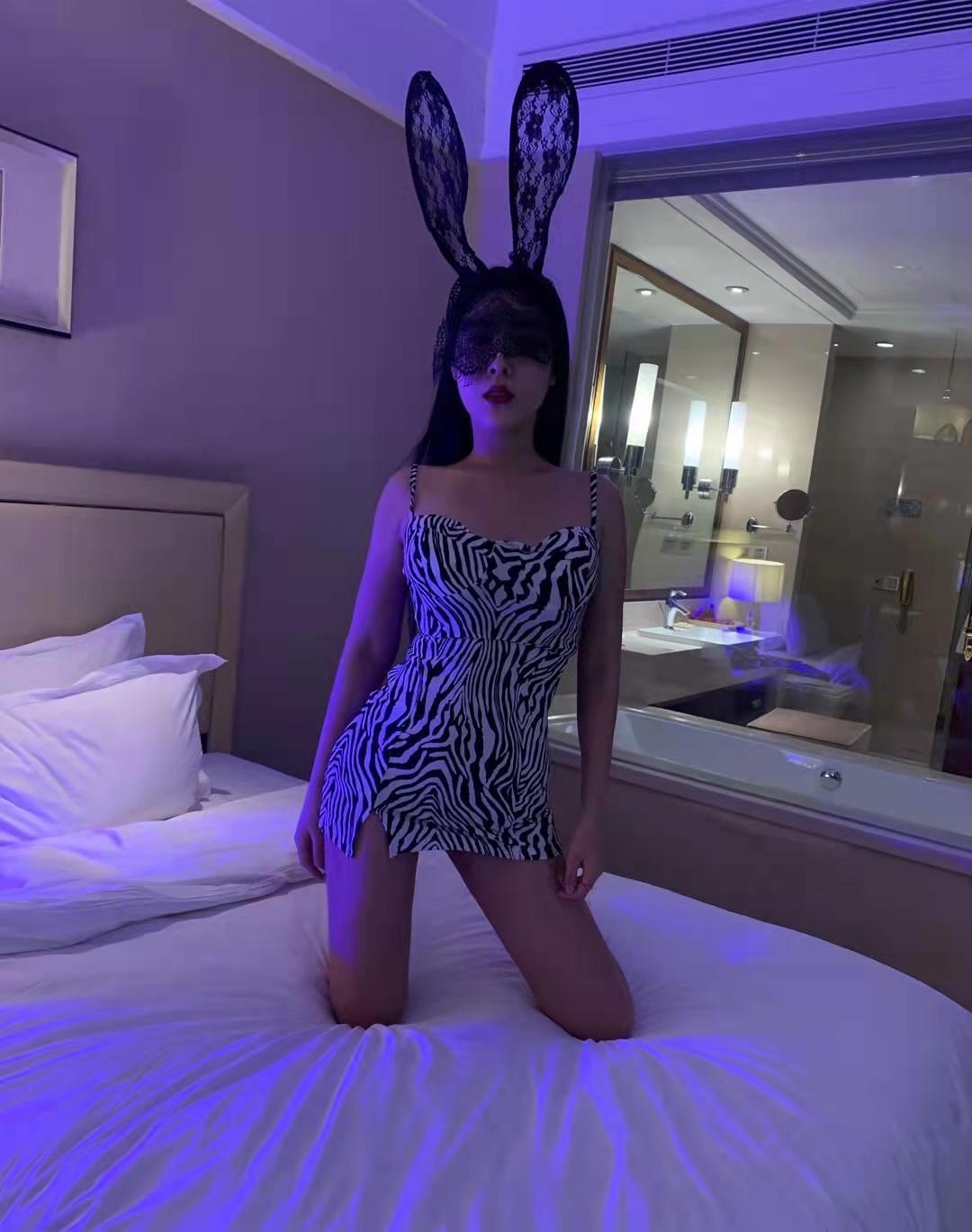 南开大长腿,兔女郎制服控,包子奶御姐的身材 第1张
