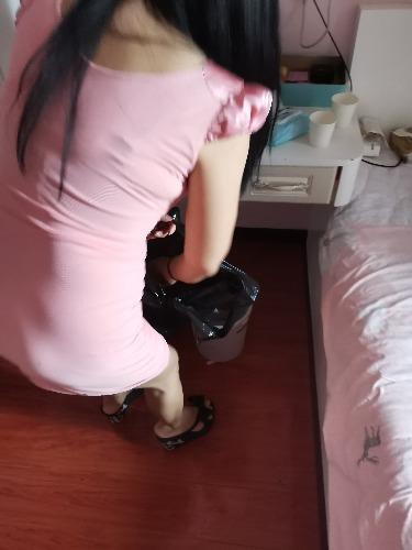 武汉范湖葛洲坝的少妇 第1张