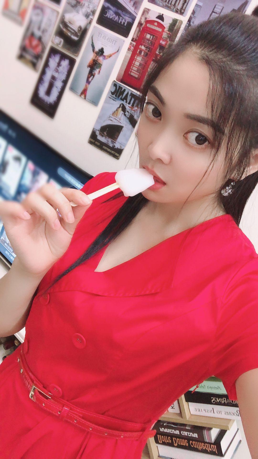 重庆漂亮妹子,身材好,啪啪有劲 第1张