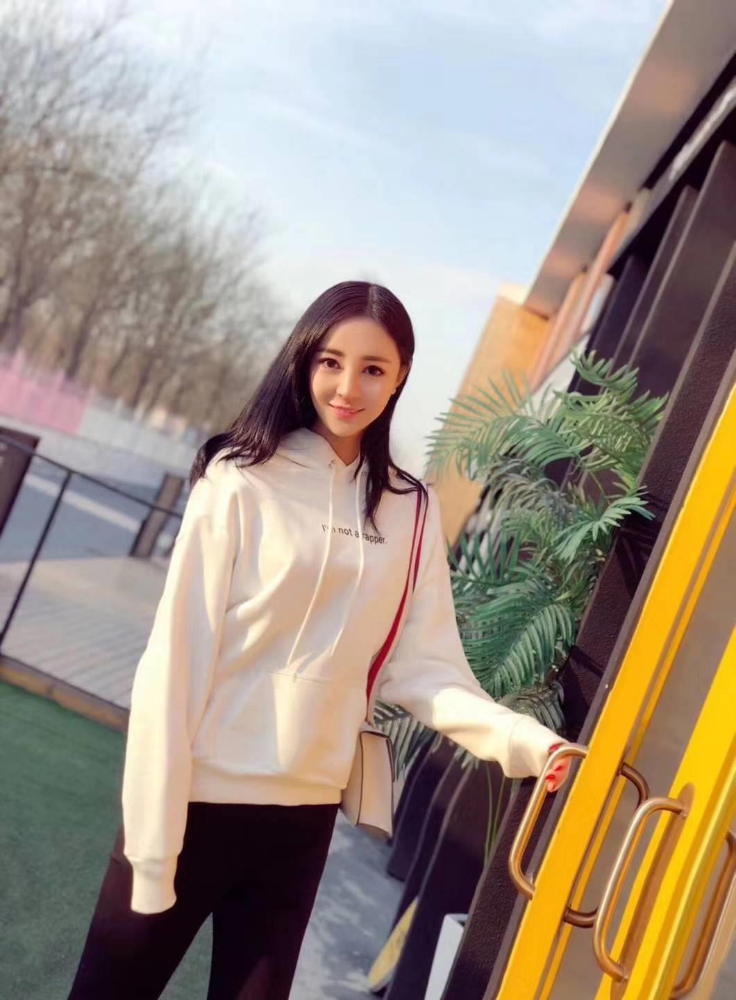 性感的小妹妹 第2张