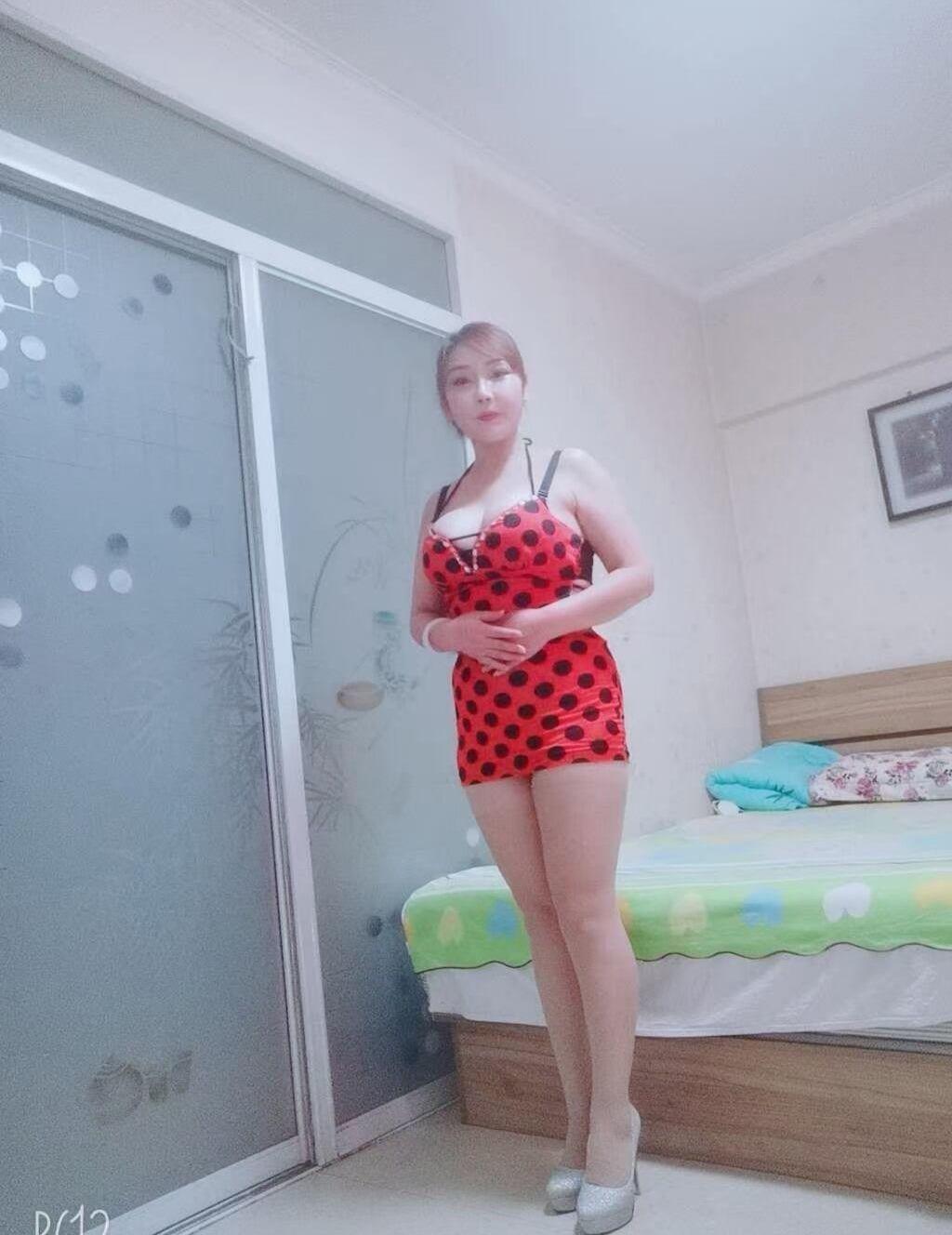 西安北大街大胸少妇 第3张