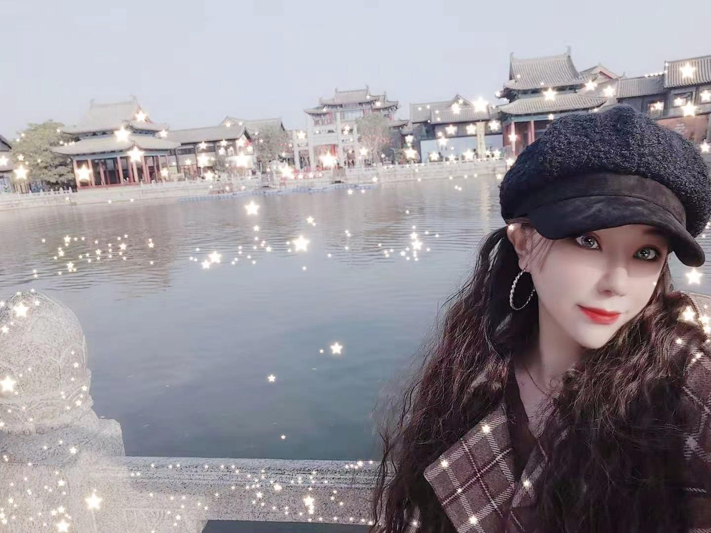 不吹不黑草房妹子（真真） 第2张
