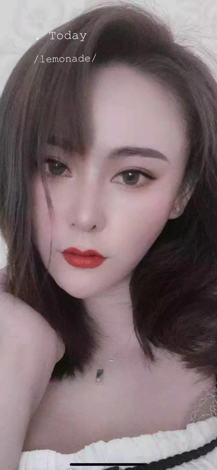 角门东，红色高跟鞋的白嫩大胸妹思思 第4张