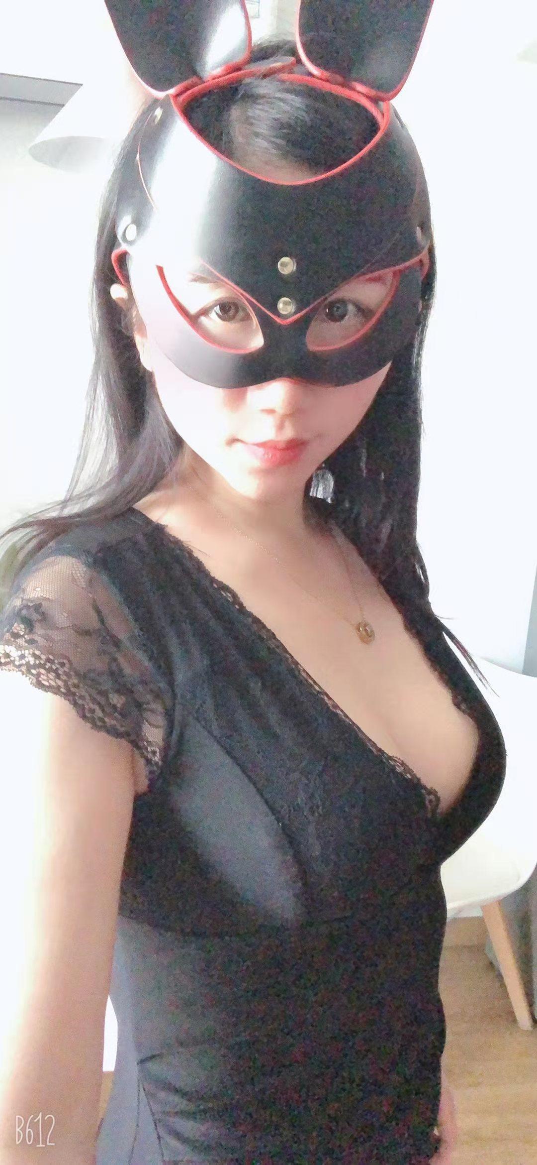 验证楼上大哥发的木樨园丝袜美腿佳佳 第1张
