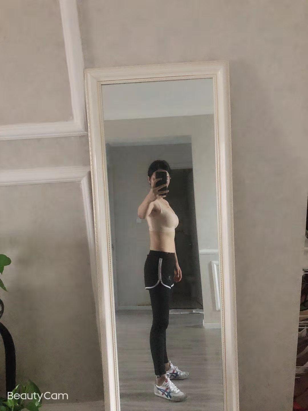 验证楼上大哥发的木樨园丝袜美腿佳佳 第3张