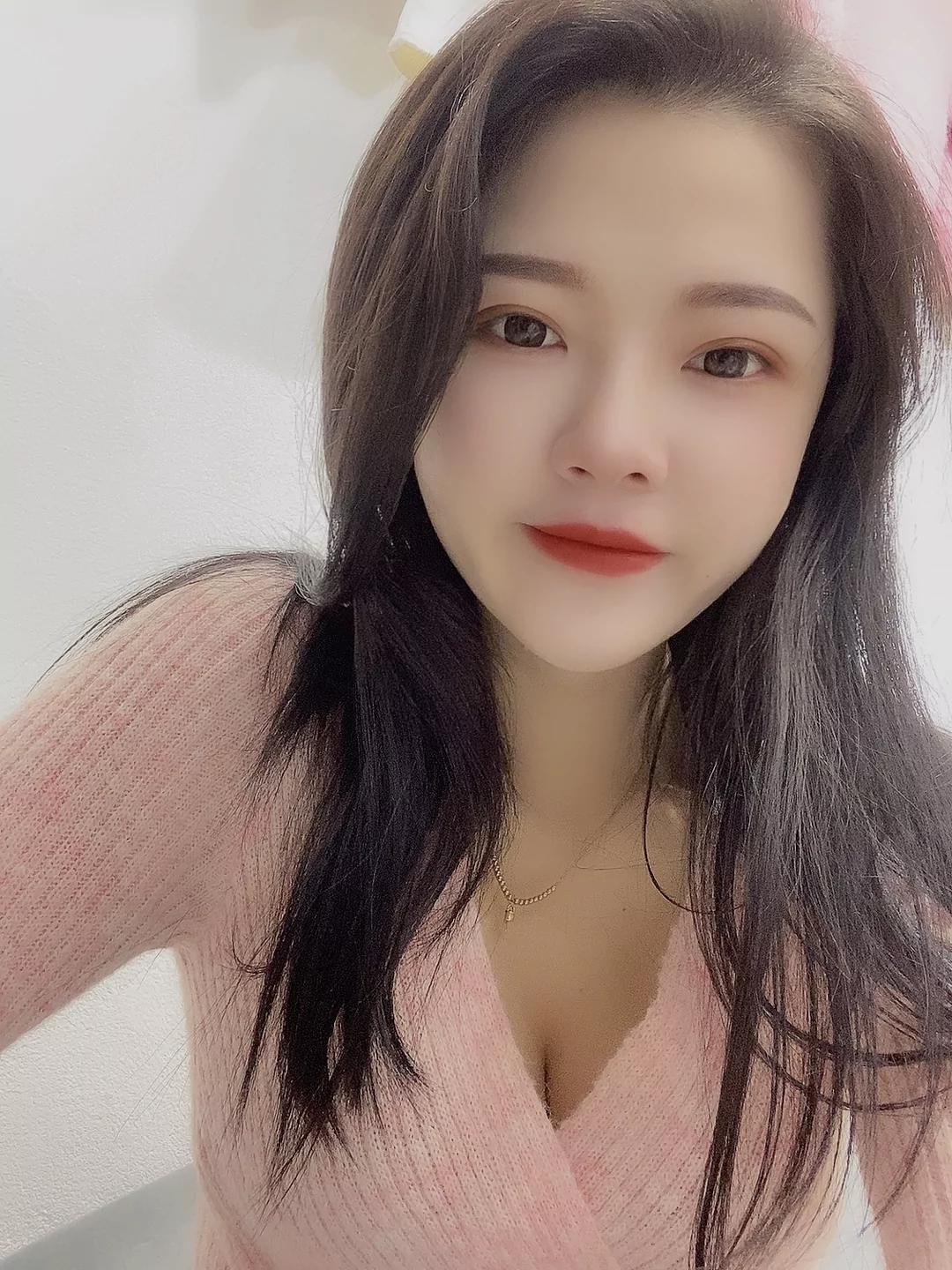 22岁兼职妹大长腿巨乳尤物 第1张