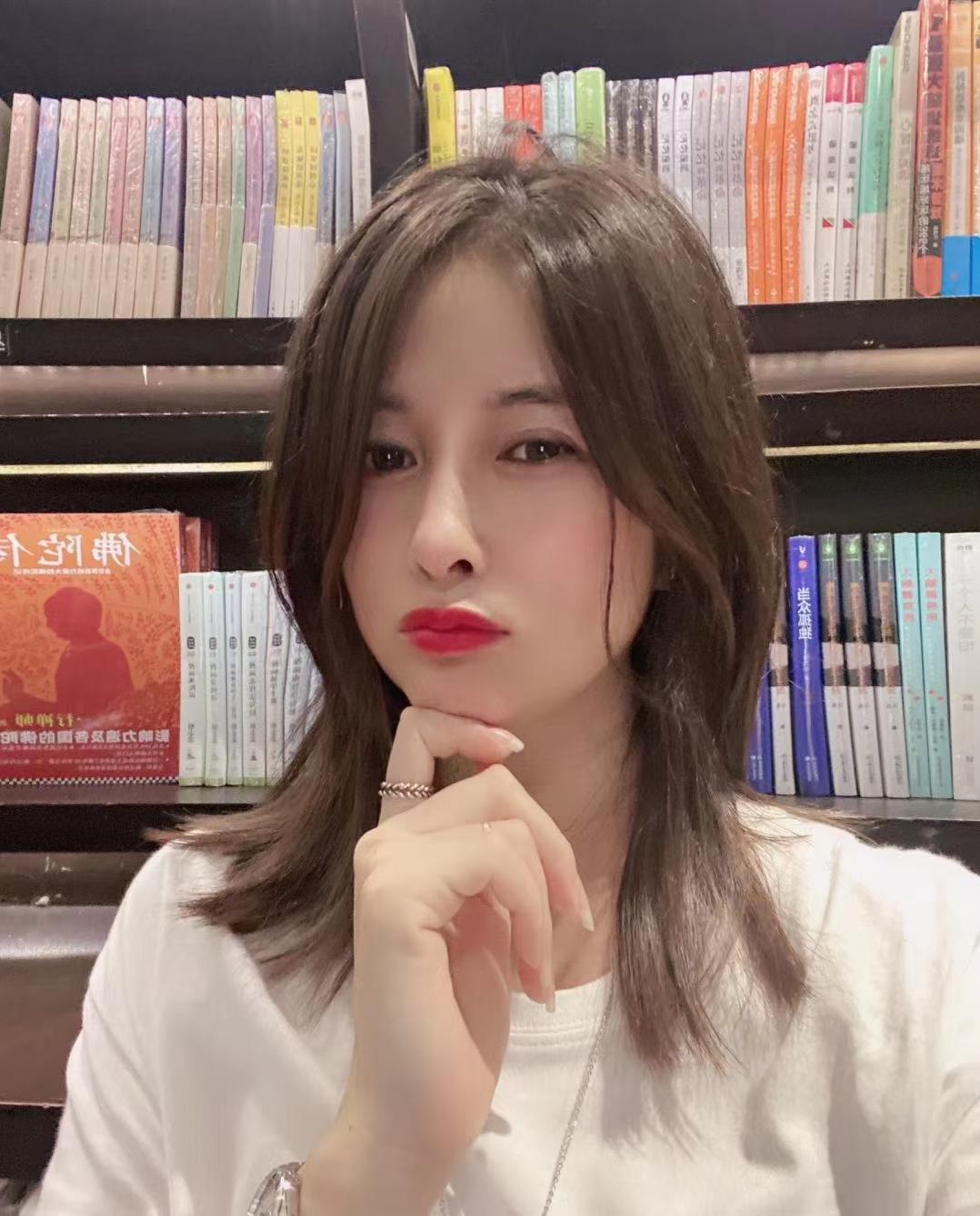 探花下城允儿 第1张