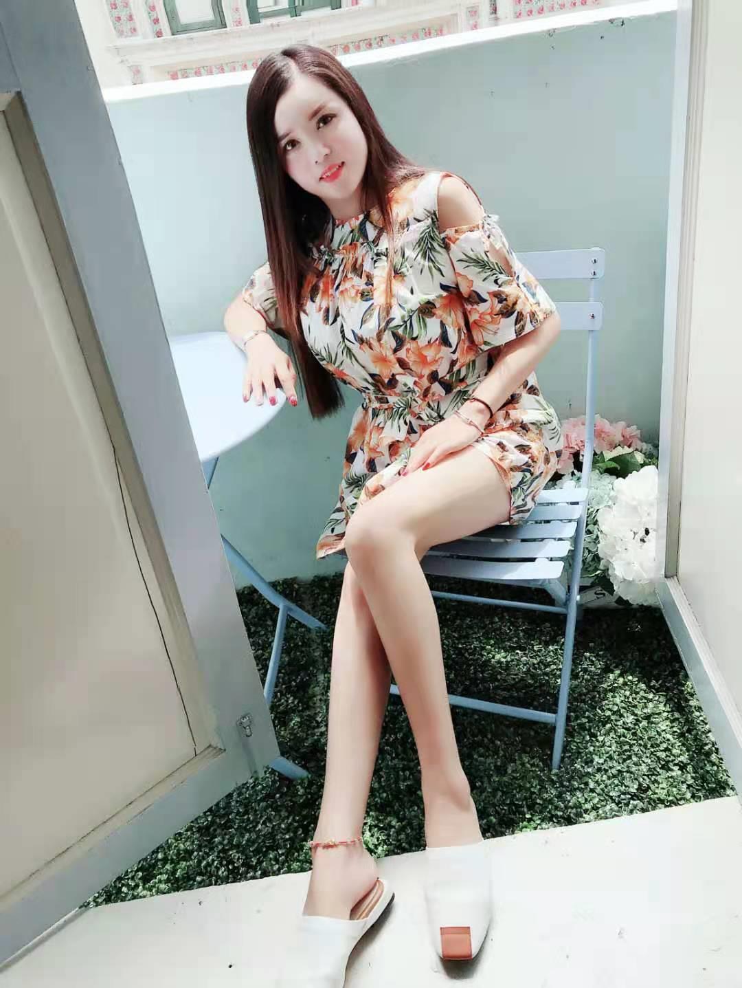 Q弹软嫩大波妹~一手难把控! 第1张