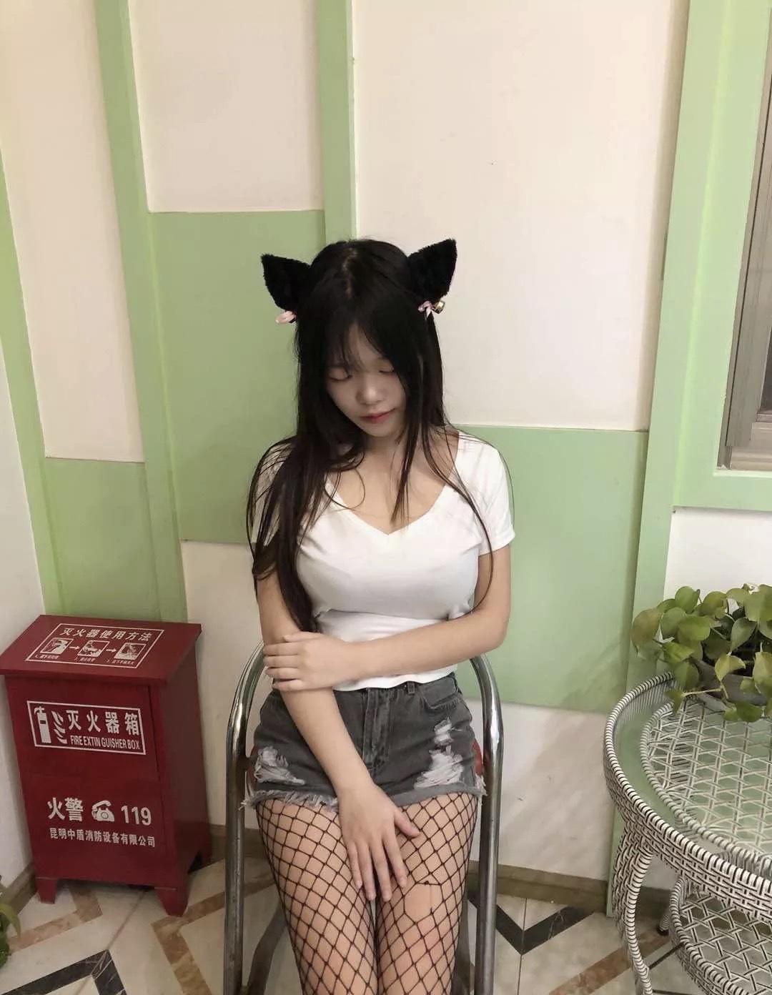 温柔蛋蛋后安妮，大胸妹子，贵在年轻 第1张