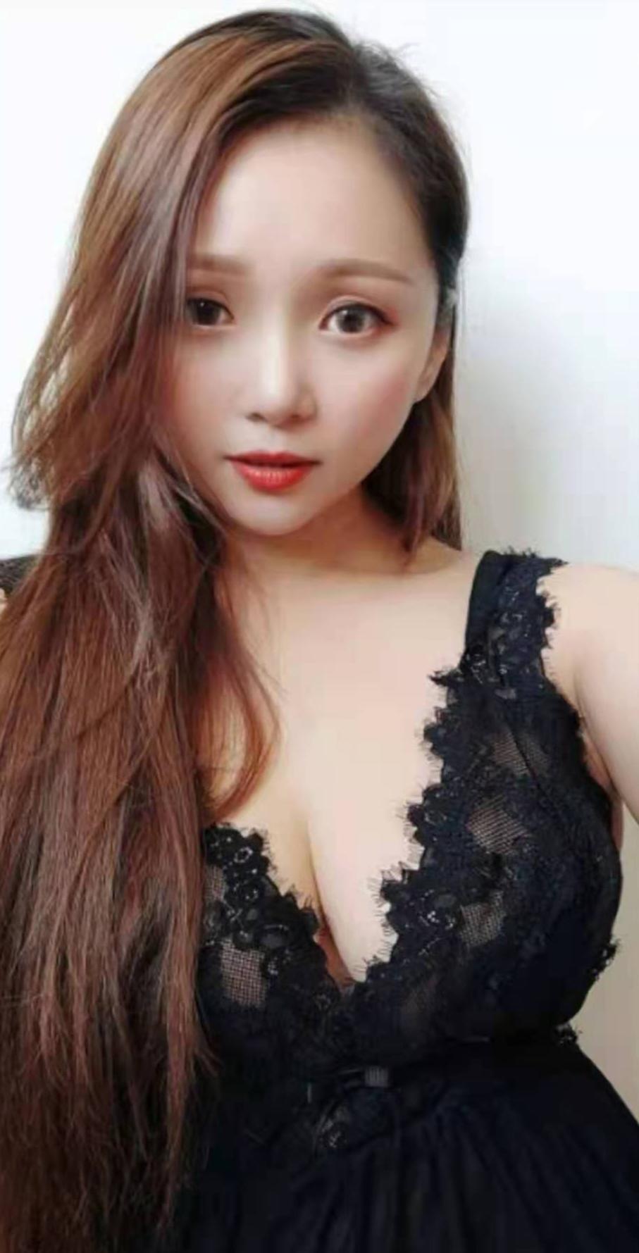 邻家性感妹子~小卉，眼神中还略懂羞涩 第3张