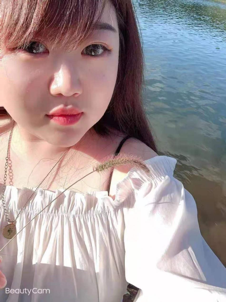 99年小胖妹 第1张