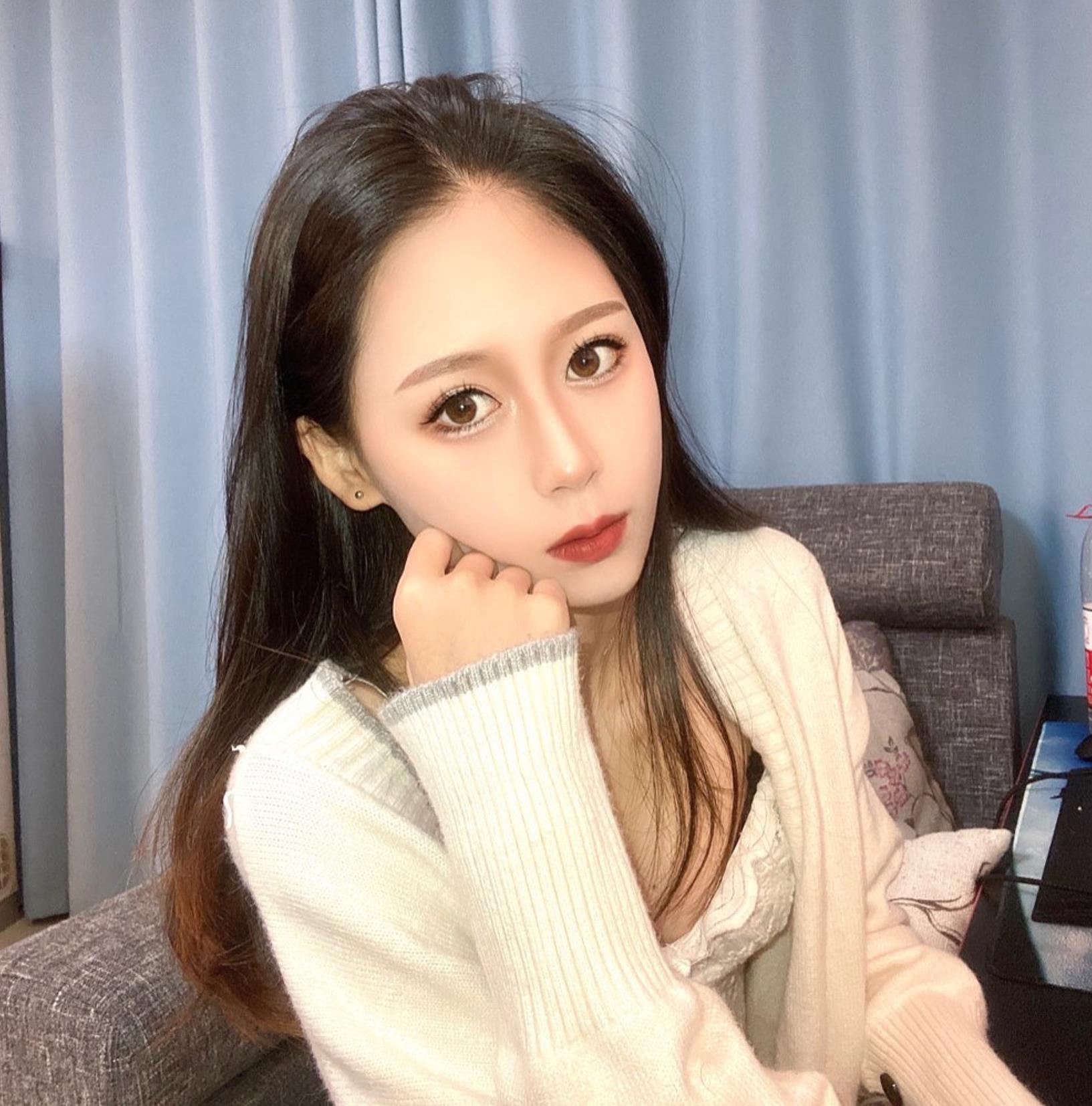 甜萌小依依，皮肤白，很斯文，很淑女 第1张