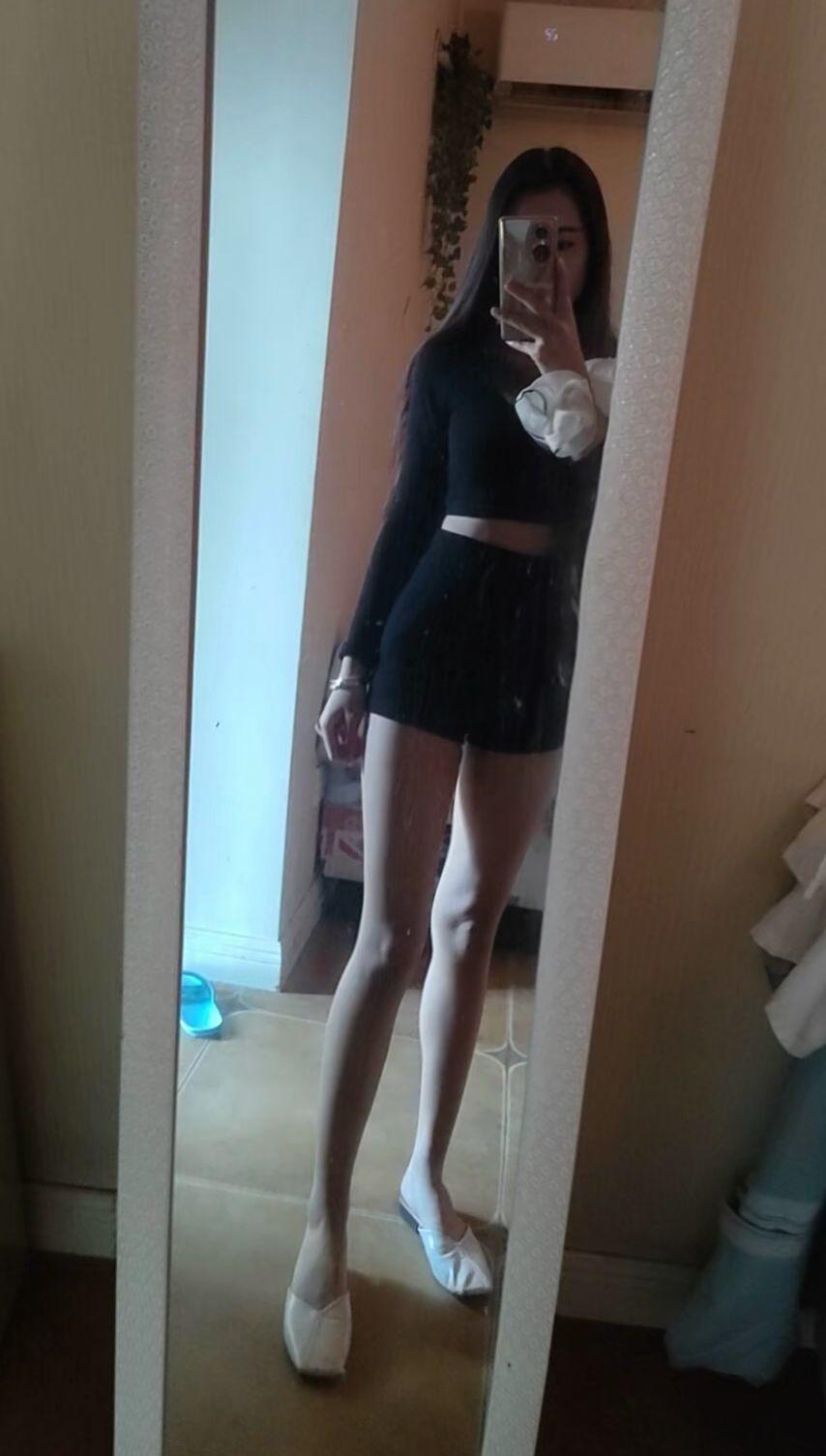 169长腿静静，妹子很温柔，态度很好 第1张