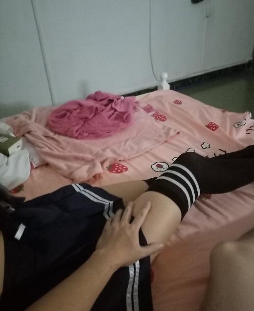晓港的21岁嫩模灵儿，JK风格学生装长腿，腿可以玩一年 第3张