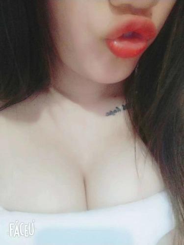 城阳家家悦附近妹子 第1张