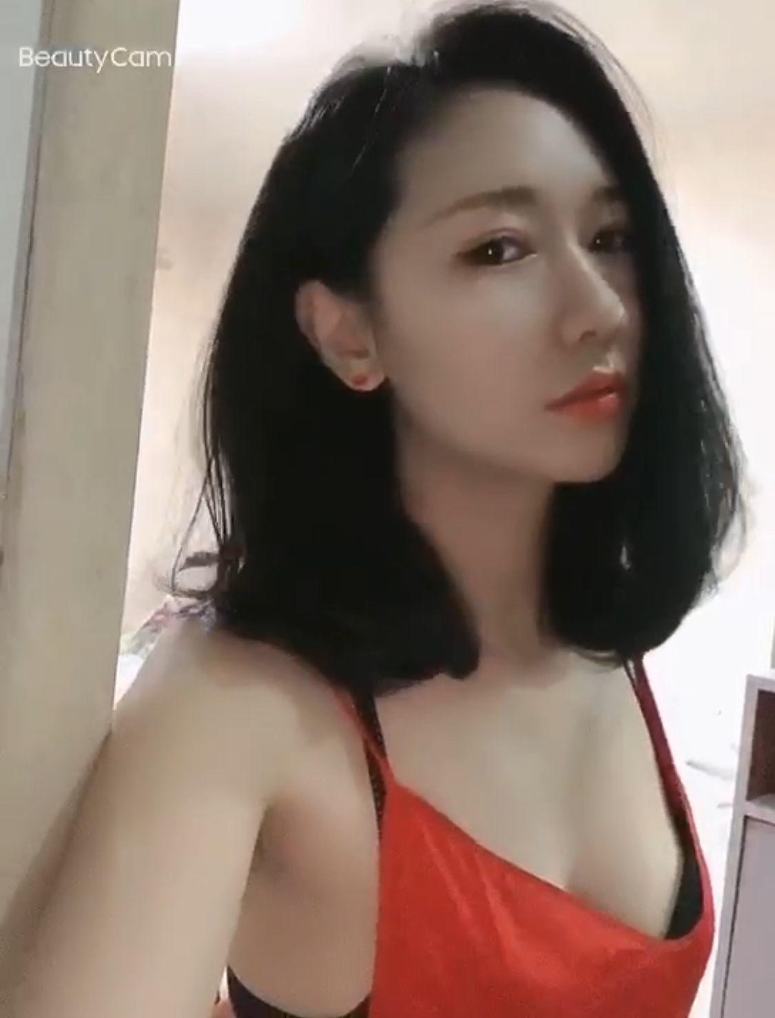 丰台东亚三环大蜜范美女,床上表现很棒,放得开 第2张