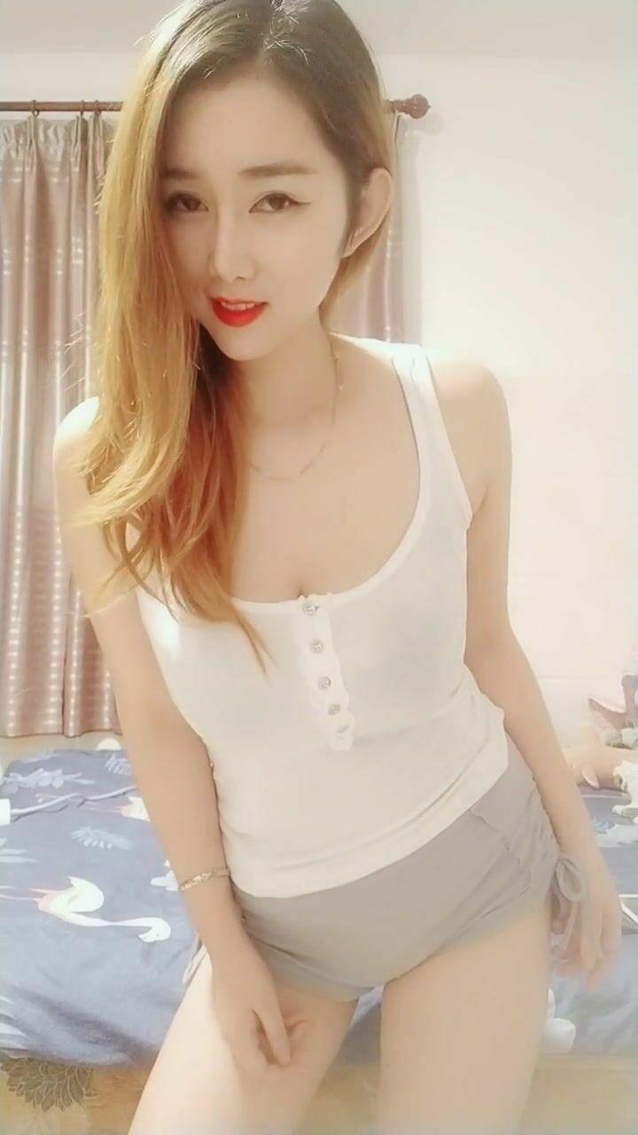 澳东印象城妹子 第1张