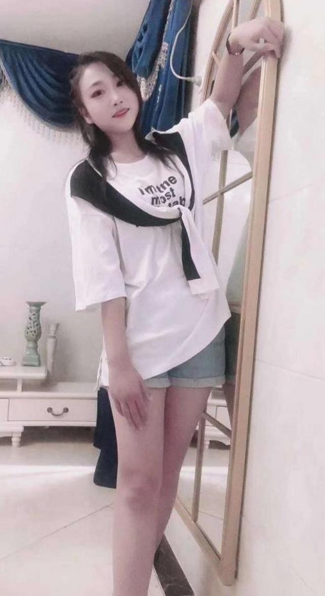 圆脸蛋小珊珊，做会计的，属于小白领 第2张