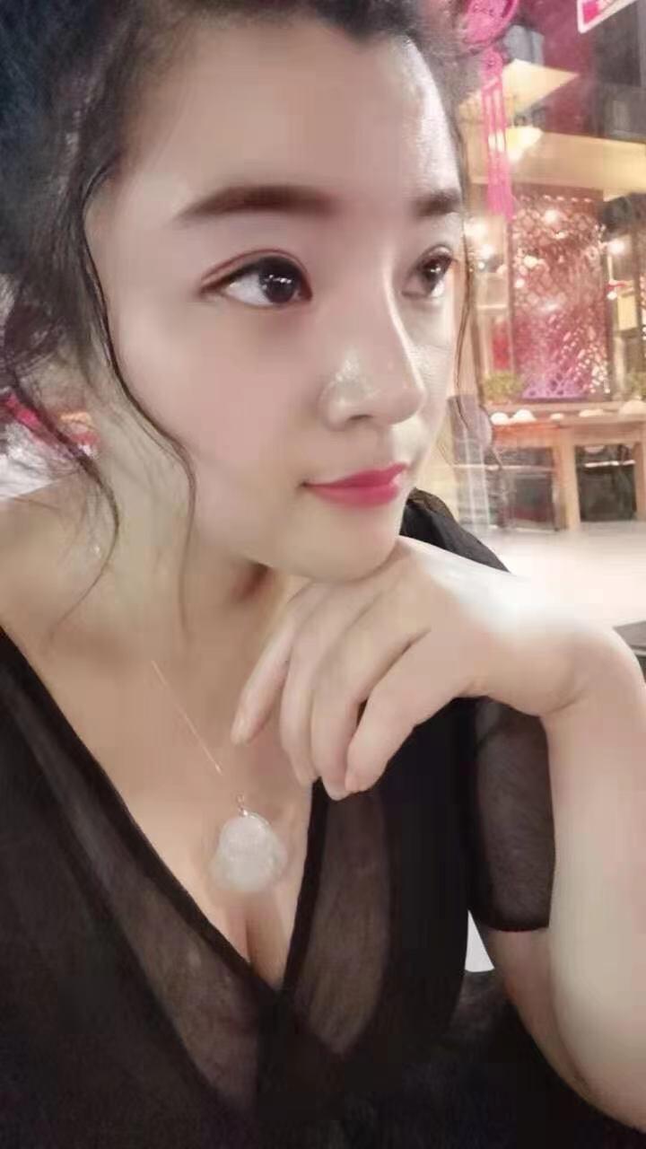 你们喜欢的粉嫩大奶骚妇,屁股肥美诱人 第2张