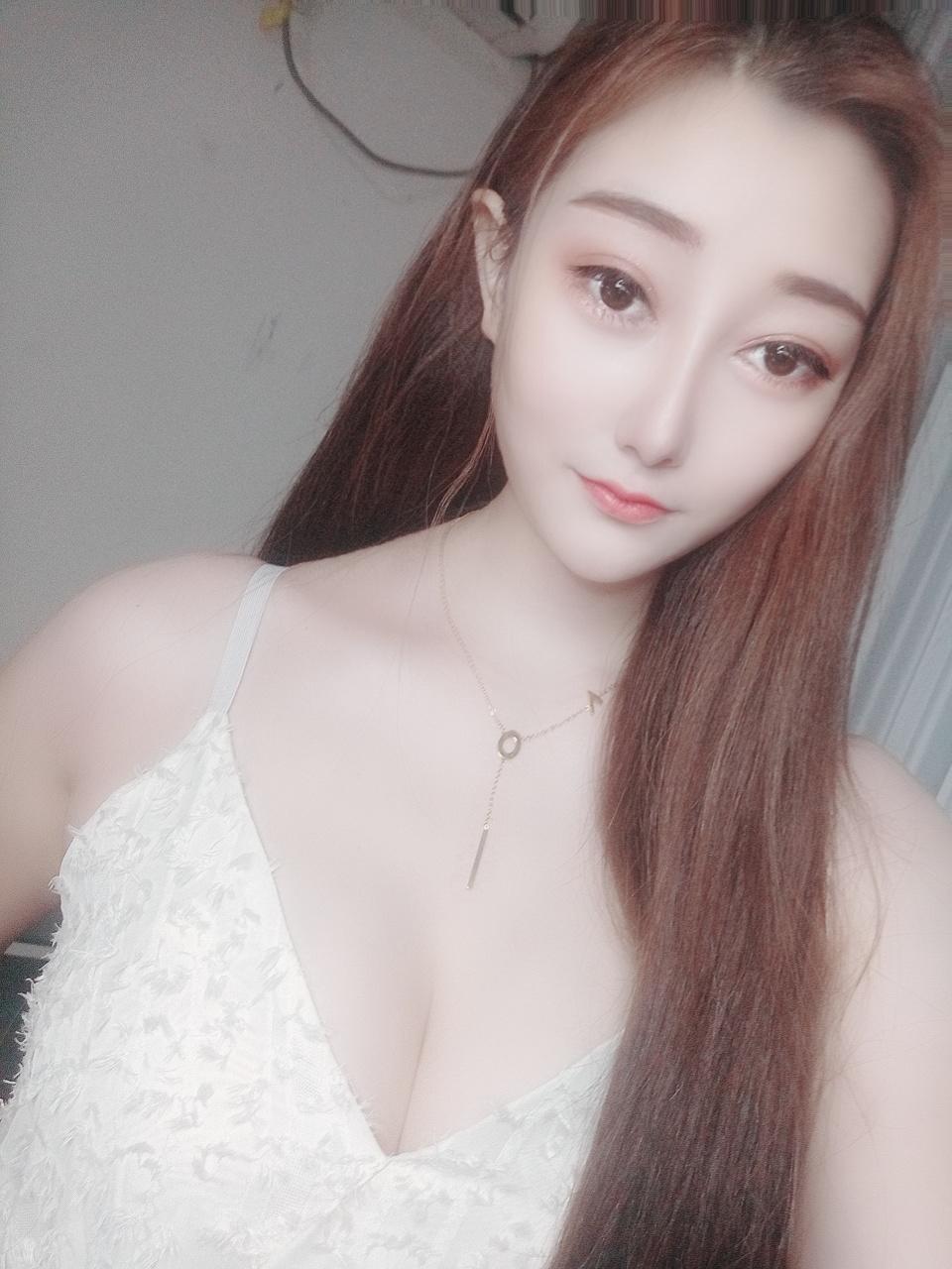 服装模特一线天的气质大美女 第4张