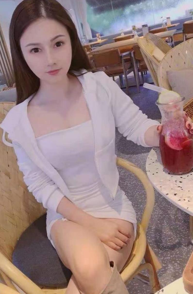 清秀小猫女苏蔓，会带节奏的小御女 第1张