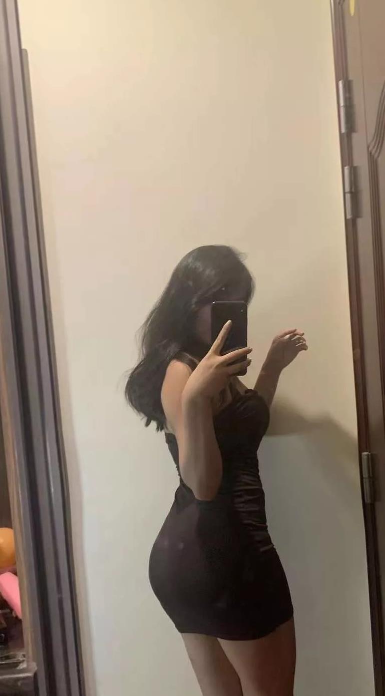 体育西大胸美美，以前服装店女老板 第2张