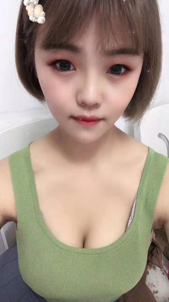 极品童颜巨乳妹儿20出头 第2张