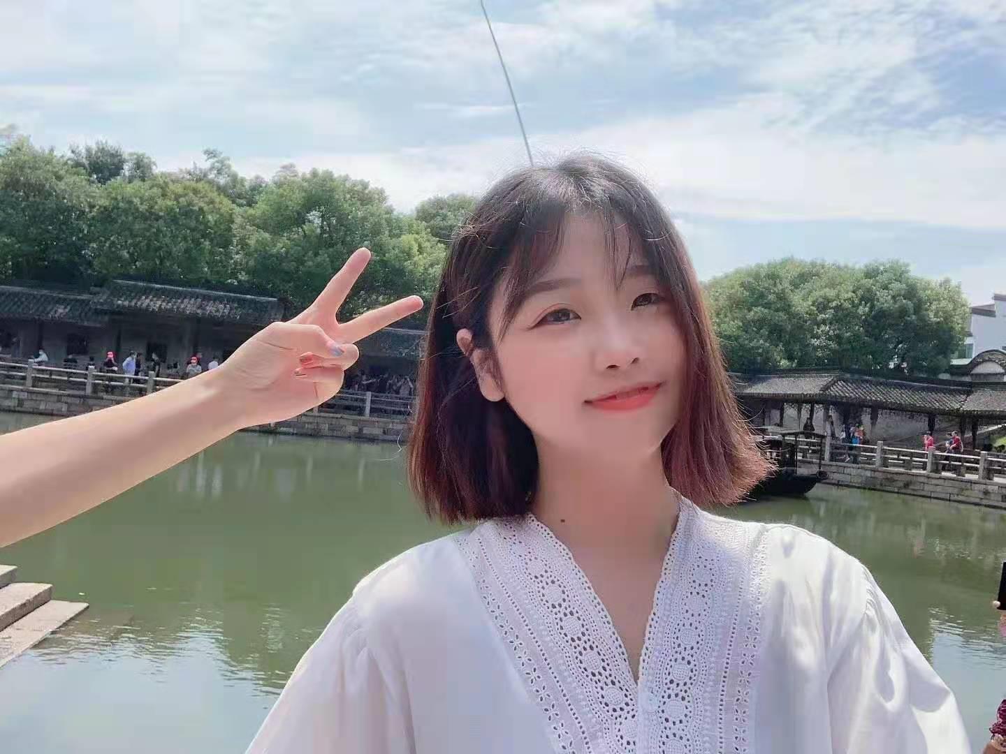 台江万达附近的丰满妹子 第1张