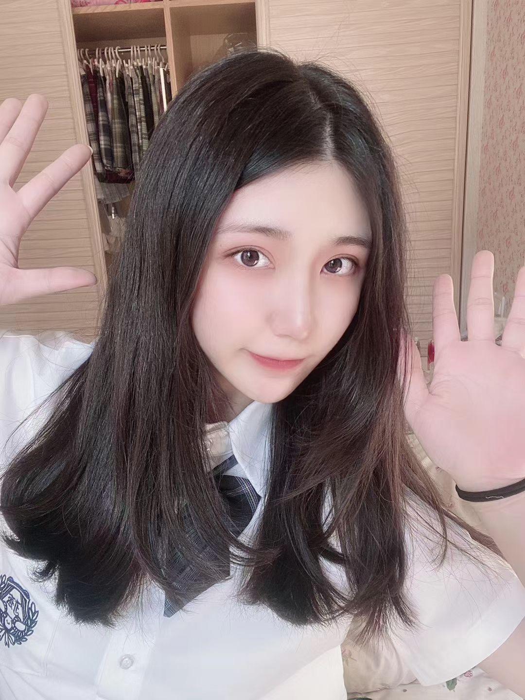 分享分享，不错的嫩妹，可以制服[失效】 第1张