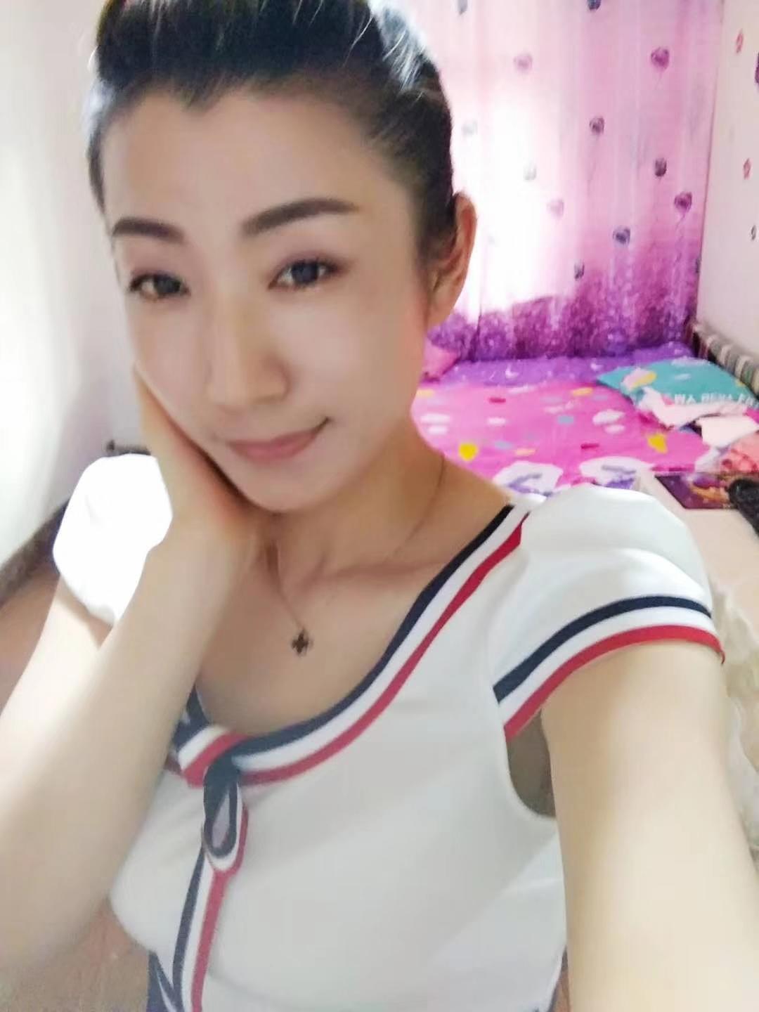 沈阳肤白貌美妹子 第1张
