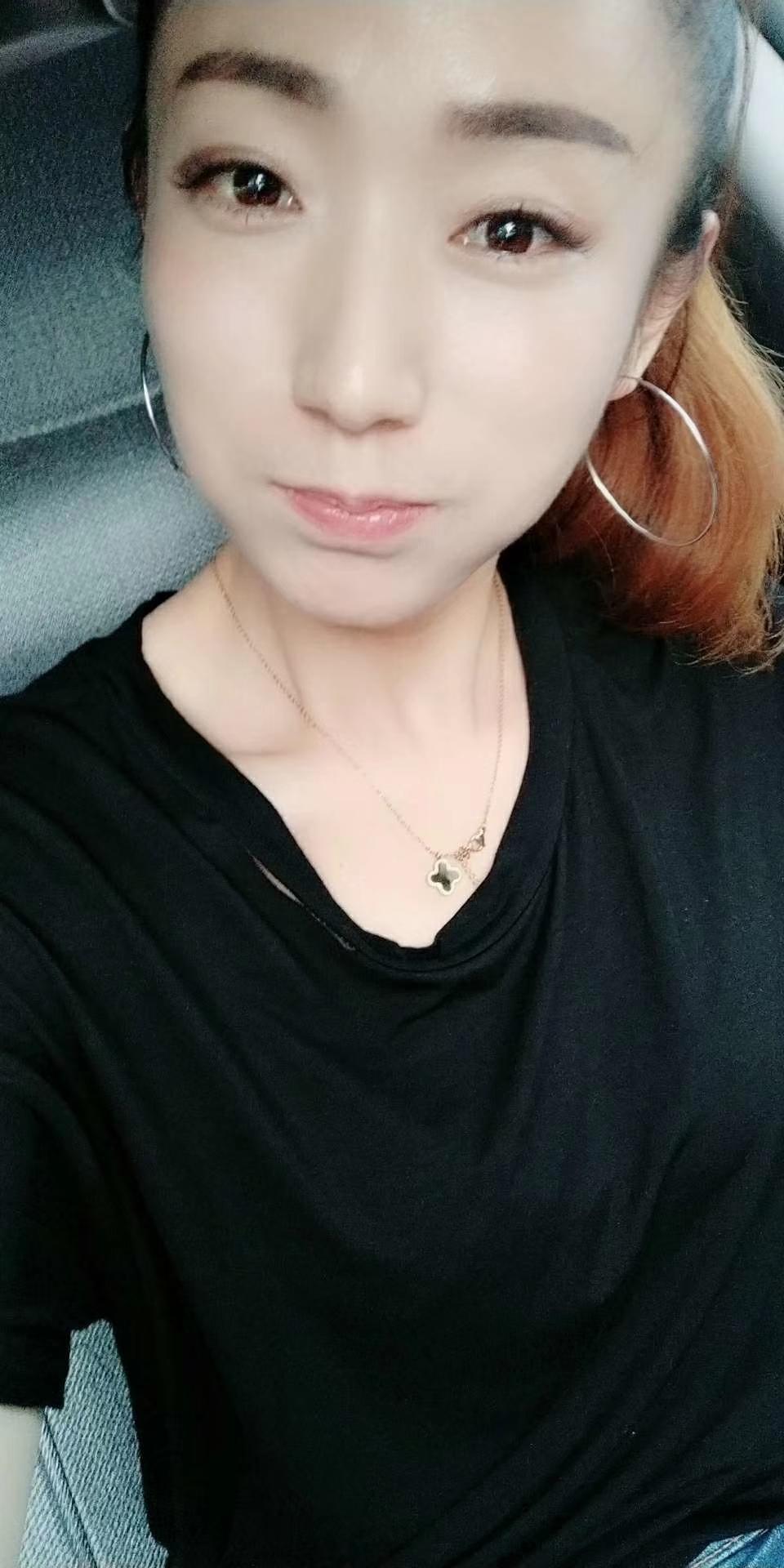 沈阳肤白貌美妹子 第2张
