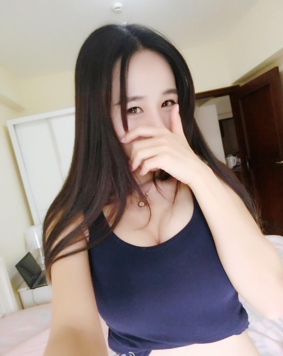 服务骚气又白又嫩的小姐姐激情无限啊 第2张
