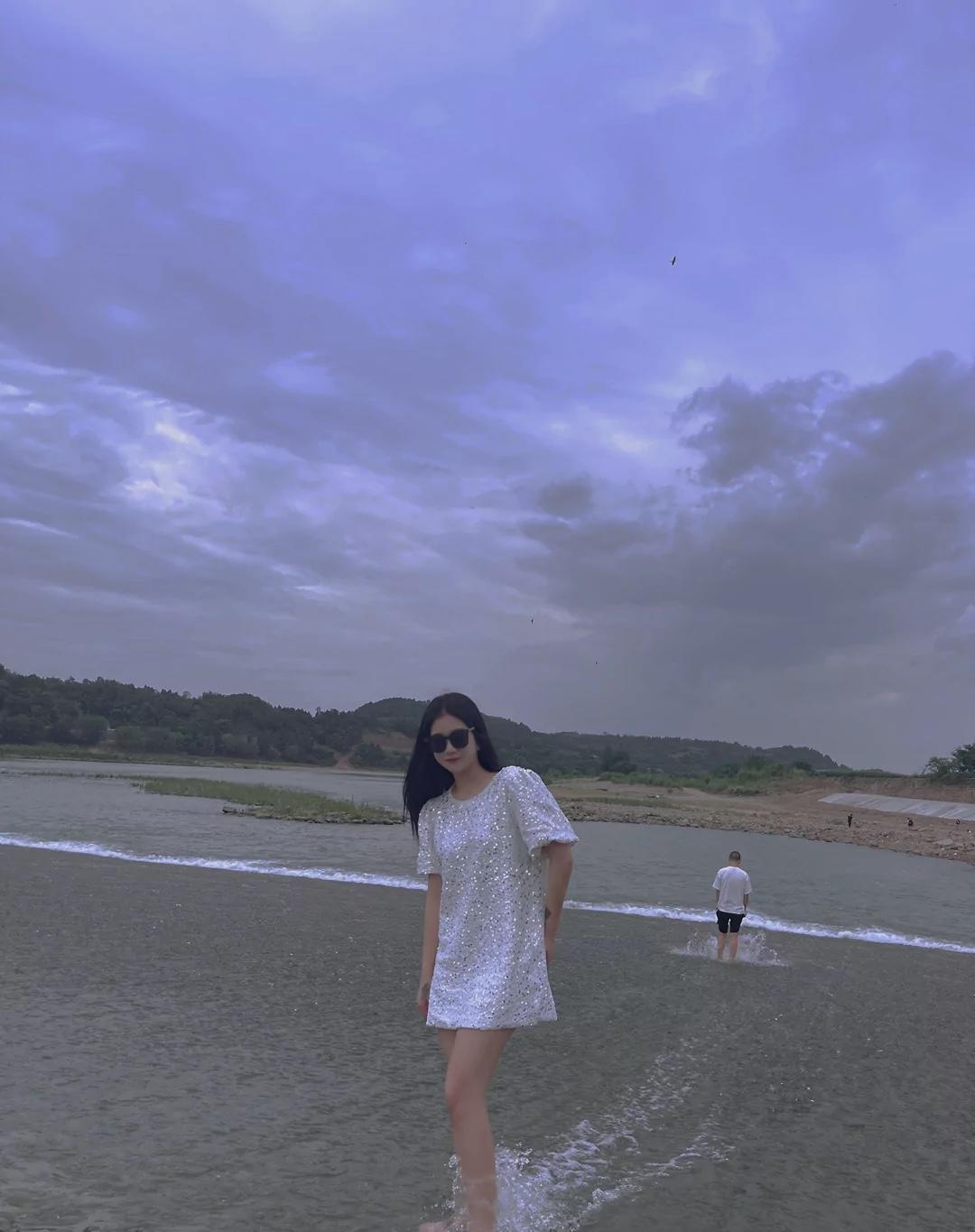 分享静安温柔年轻美女，身材高挑口活好 第2张